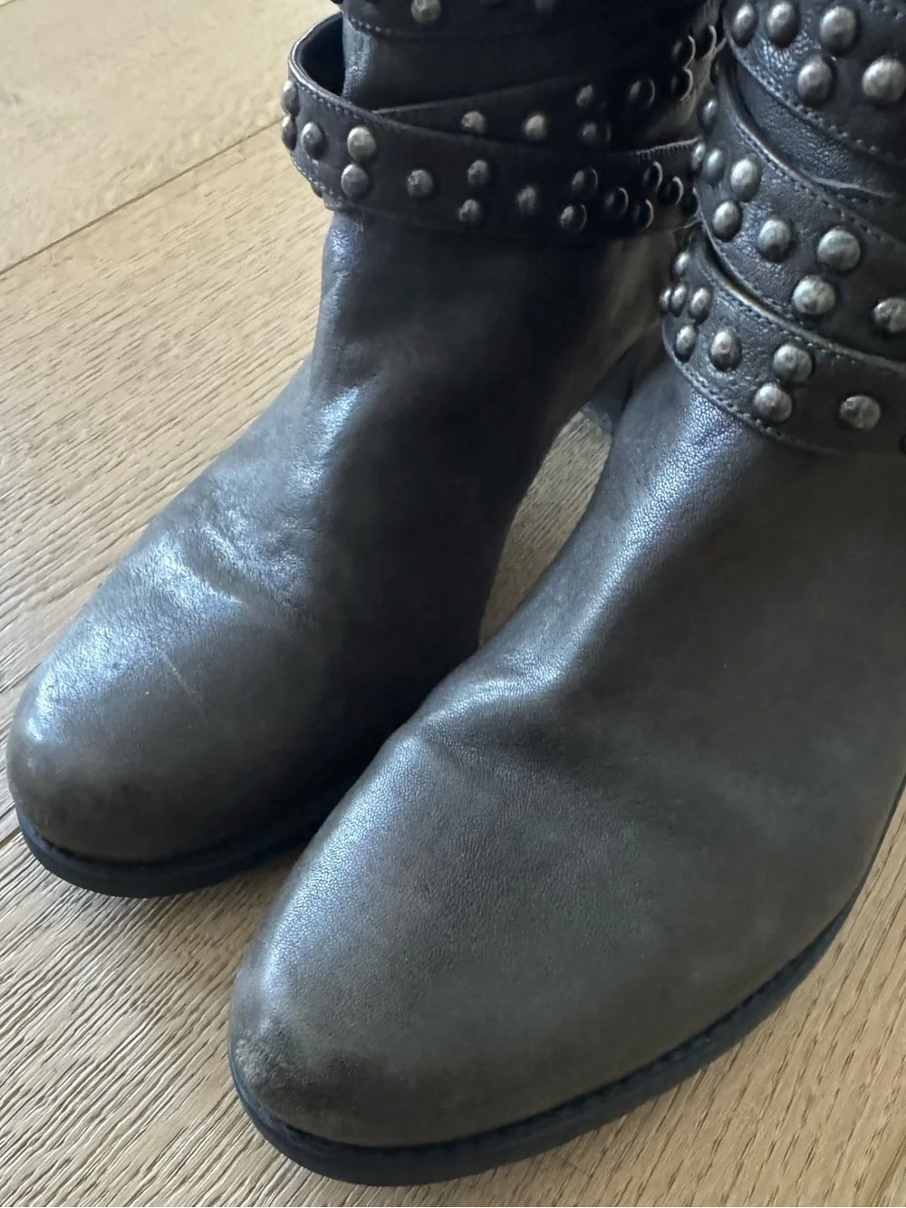 STUART WEITZMAN Yeeha Knee High Boot Leather Studded Accents Boots Size 7.5